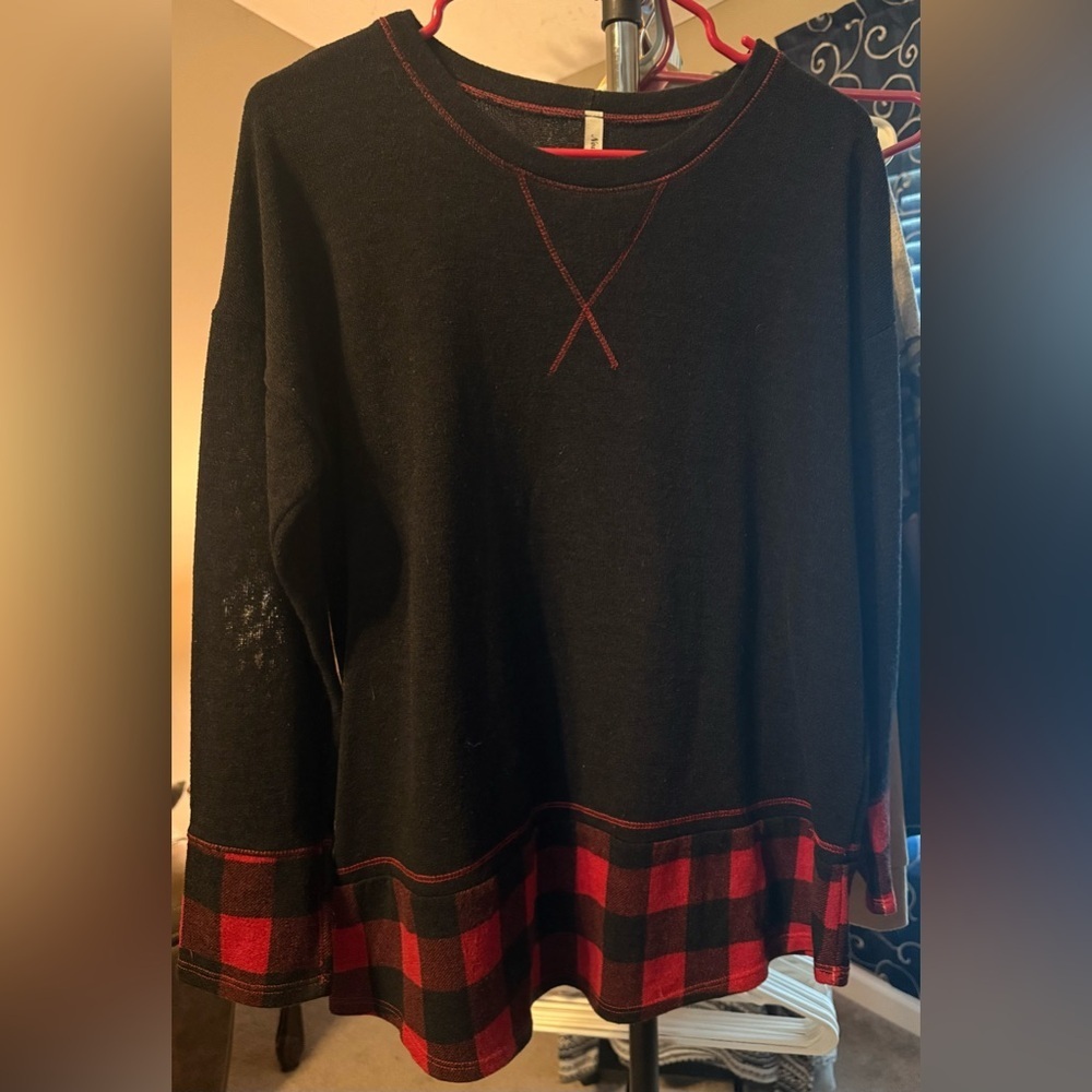 🖤 Now N Forever Buffalo Plaid Hem Sweater – Cozy Black & Red Long Sleeve Top M